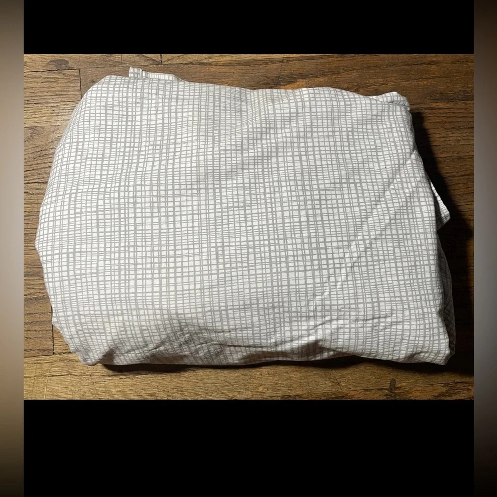Target Room Essentials Queen Flat Sheet Gray and White Print Neutral Minimalist